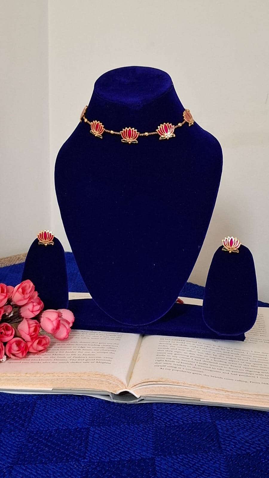 Lotus Choker